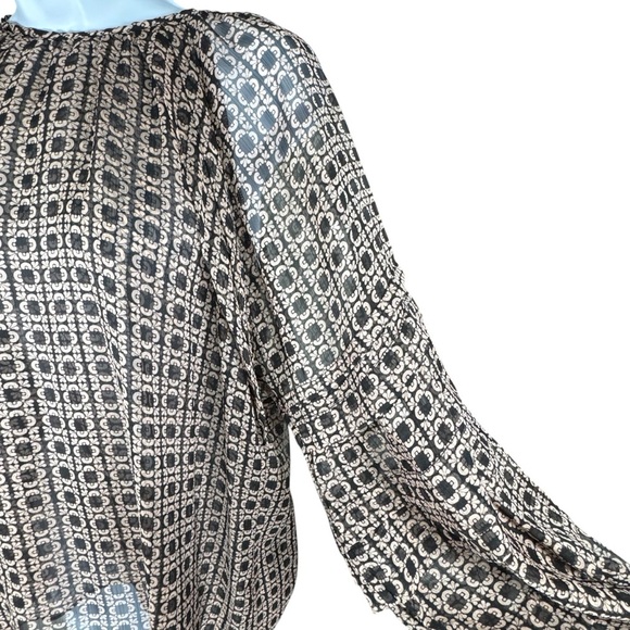 New Misa Los Angeles Blouse Size Small Shear lined blouse with shear Sleeves - Picture 3 of 8